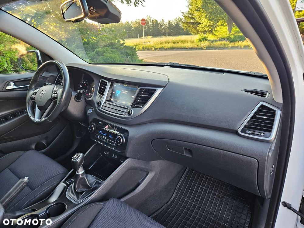 Hyundai Tucson blue 1.7 CRDi 2WD Style - 31