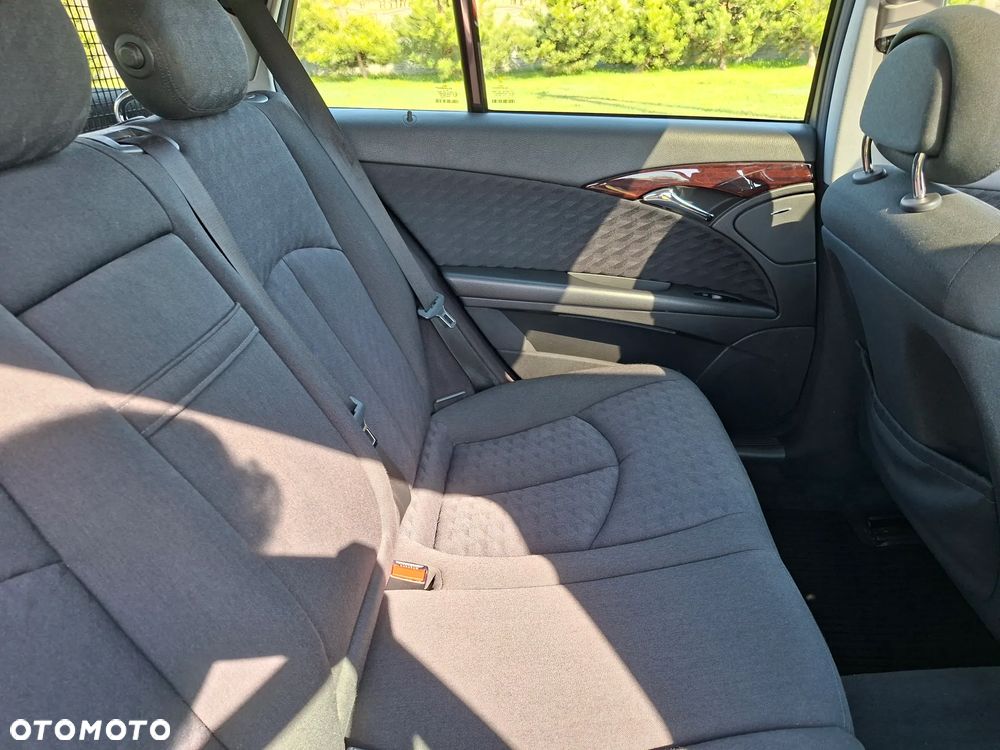 Mercedes-Benz Klasa E 200 Kompressor Automatik Classic - 17