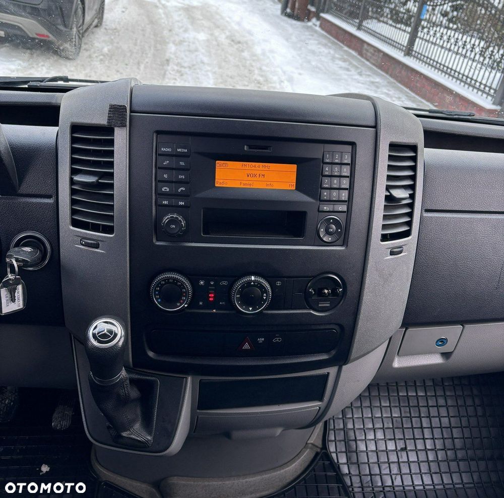 Mercedes-Benz Sprinter - 5