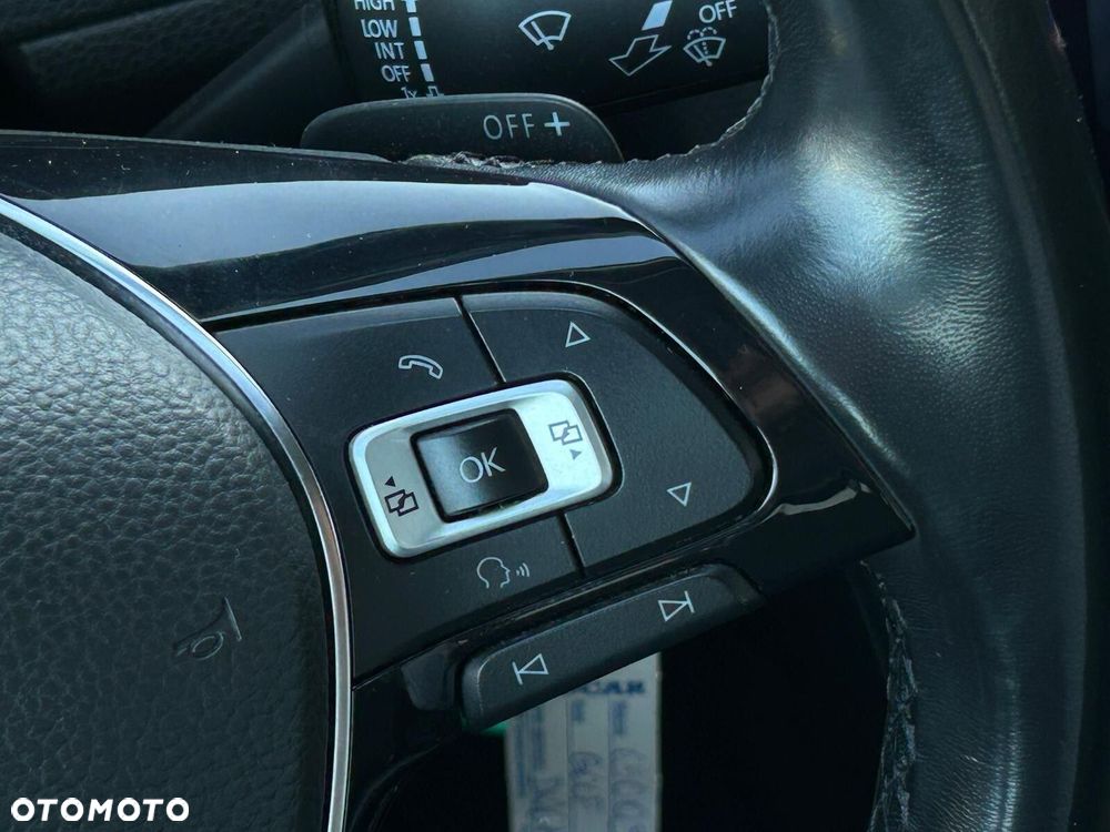 Volkswagen Golf - 23