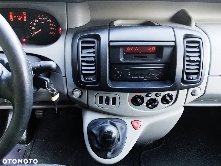 Renault Trafic - 17