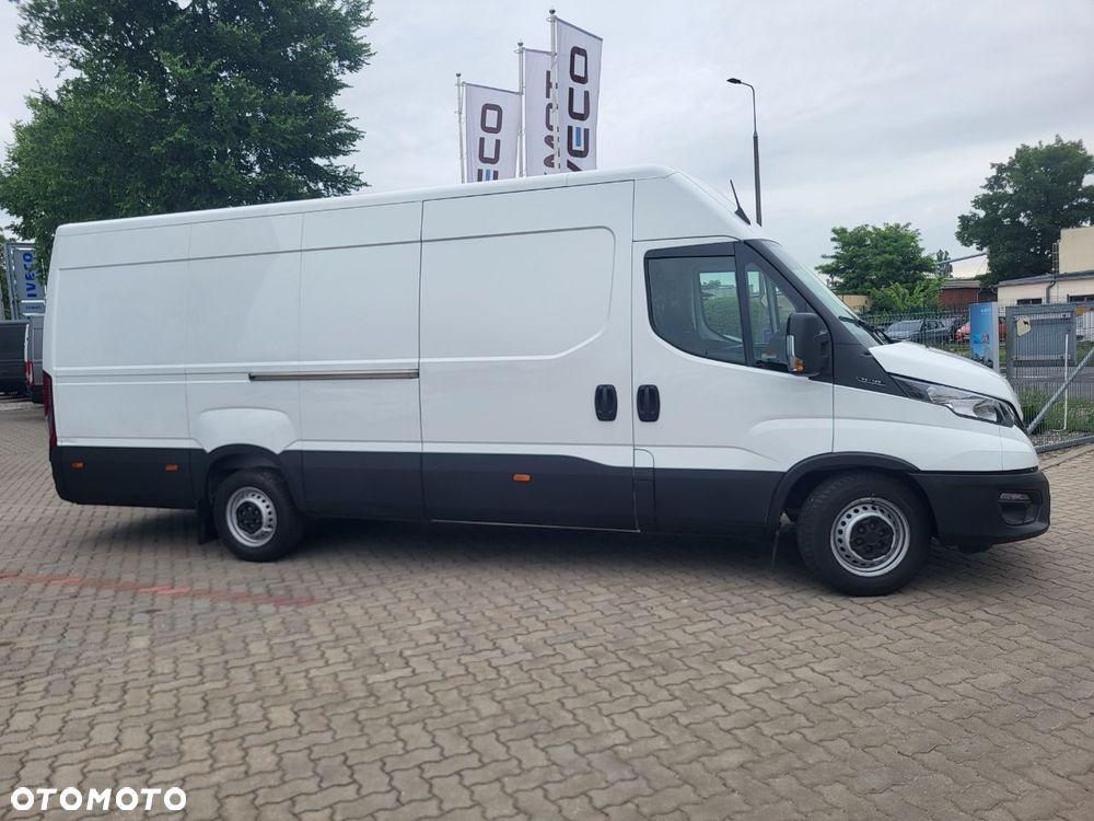 Iveco 35S16 furgon Max Długi - 3