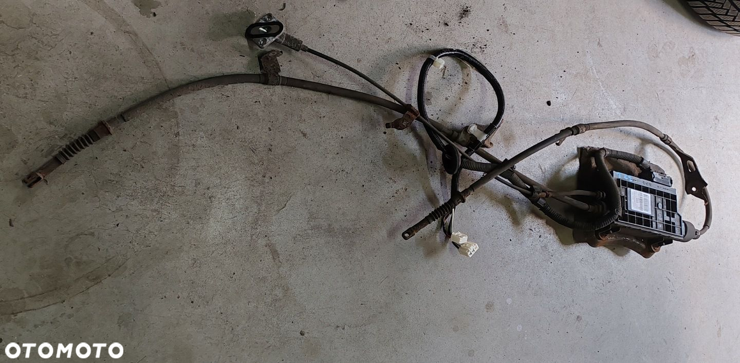 Hamulec ręczny Mechanizm ręcznego linki 46300-05041 Toyota Avensis T27 T29 - 2
