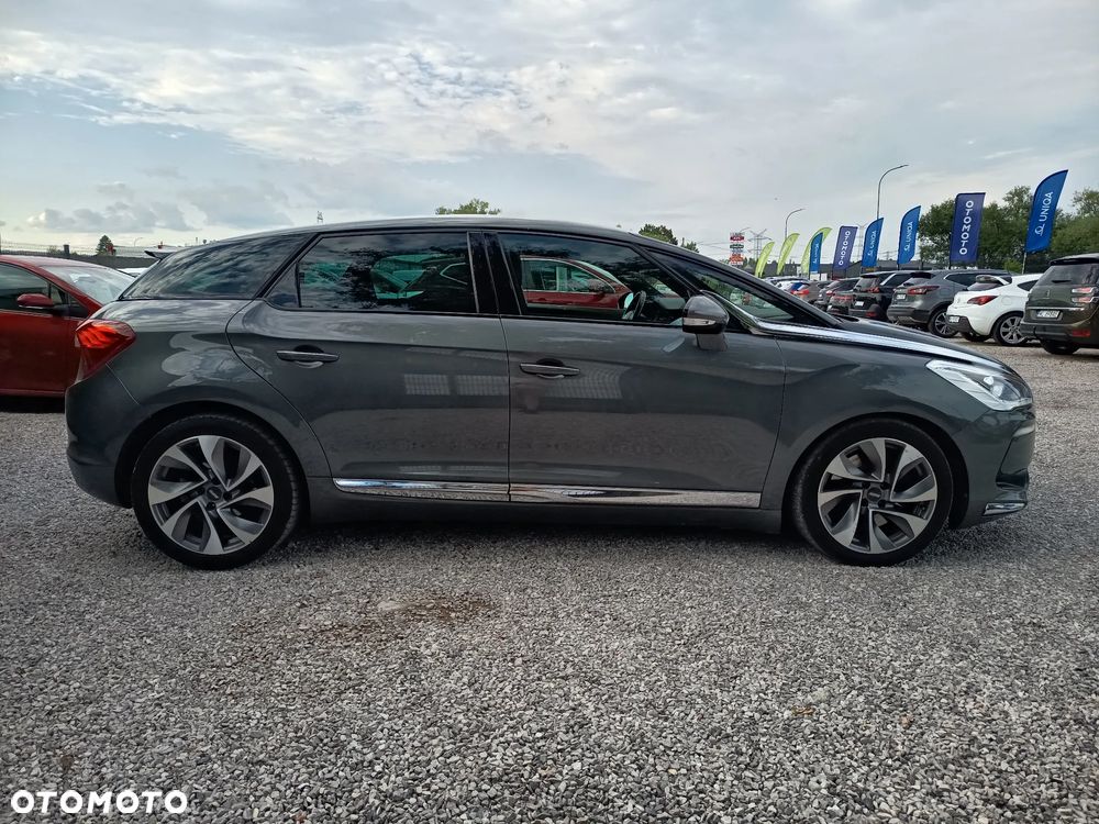 Citroën DS5 HDi 165 SoChic - 13