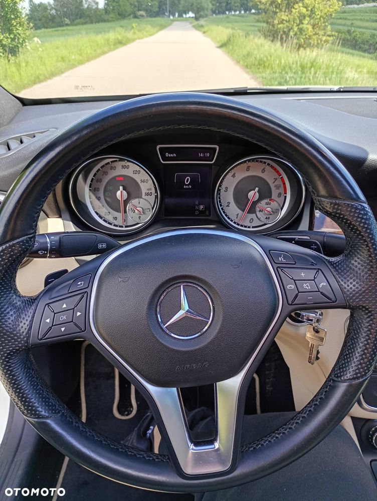 Mercedes-Benz CLA 250 4Matic 7G-DCT Sport - 9