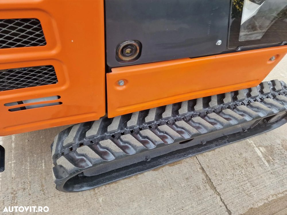 Hitachi ZX19, Masa operat 2tone, 2019, 1.596h, LAMA, CUPLA RAPIDA+3 CUPE, Senile extensibile, latime strans 0,98m, Inst picon, cabina, radio, senile 80% ok, STARE FOARTE BUNA, posibilitate leasing 4 ani, rata lunara 2.000 lei-PROMOTIE-17.900EUR+Tva - 13