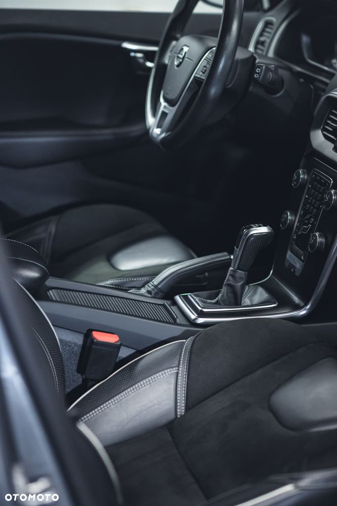Volvo V40 T3 Drive-E R-Design Momentum - 9