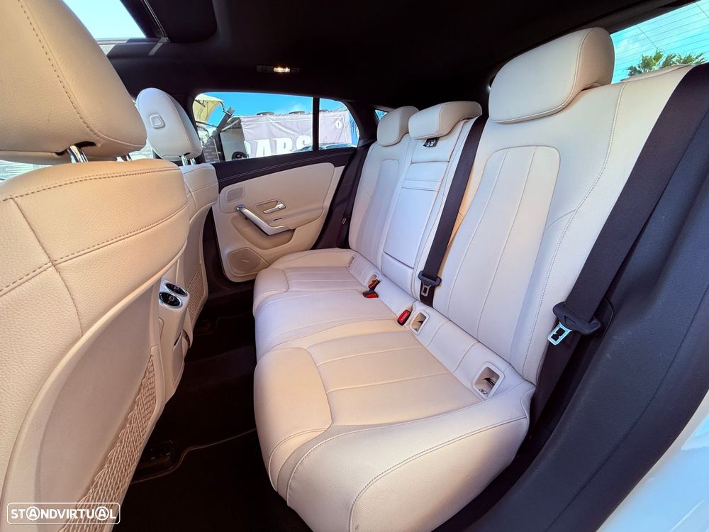 Mercedes-Benz CLA 180 7G-DCT Special Edition - 32