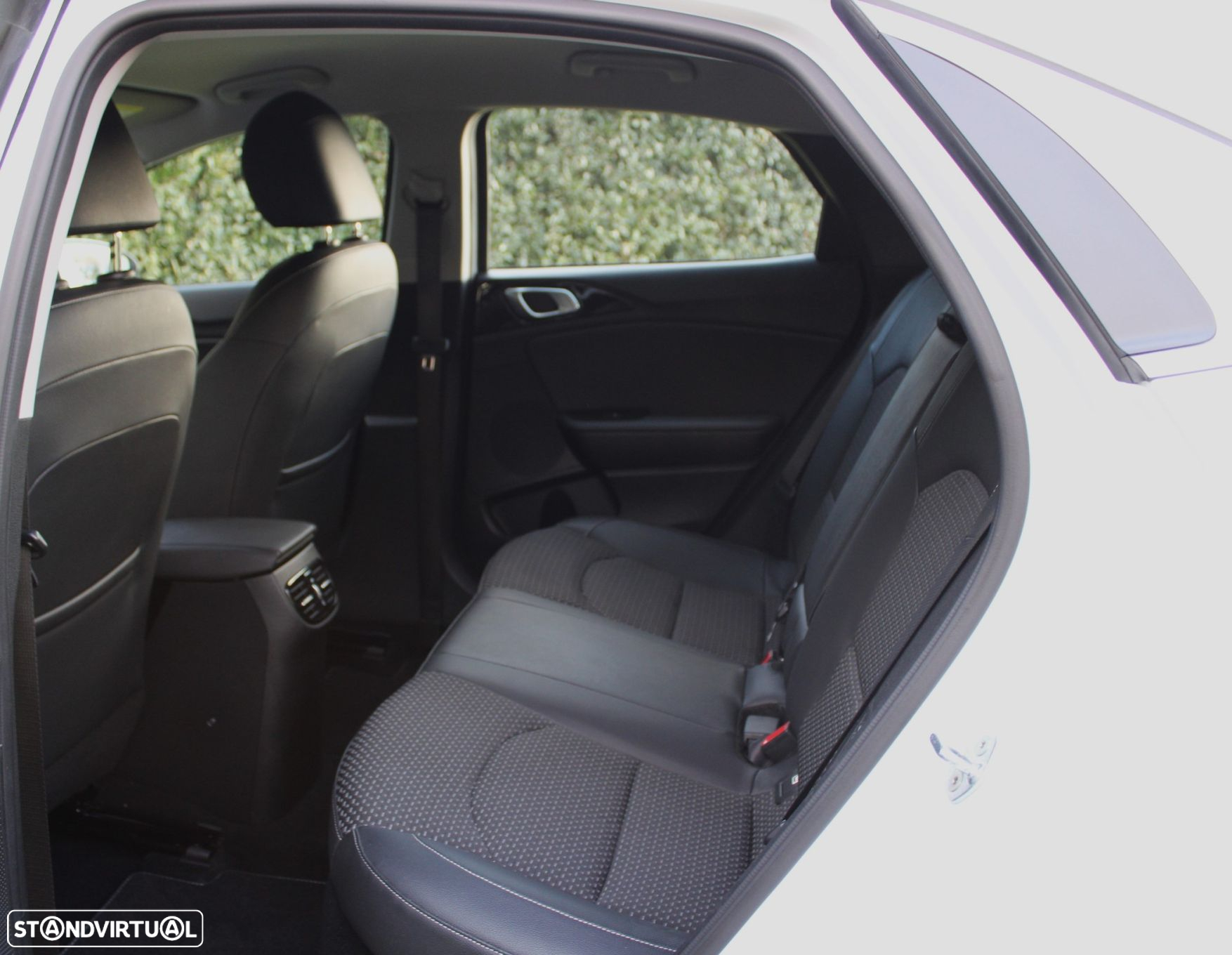 Kia XCeed 1.6 GDi PHEV Drive - 12