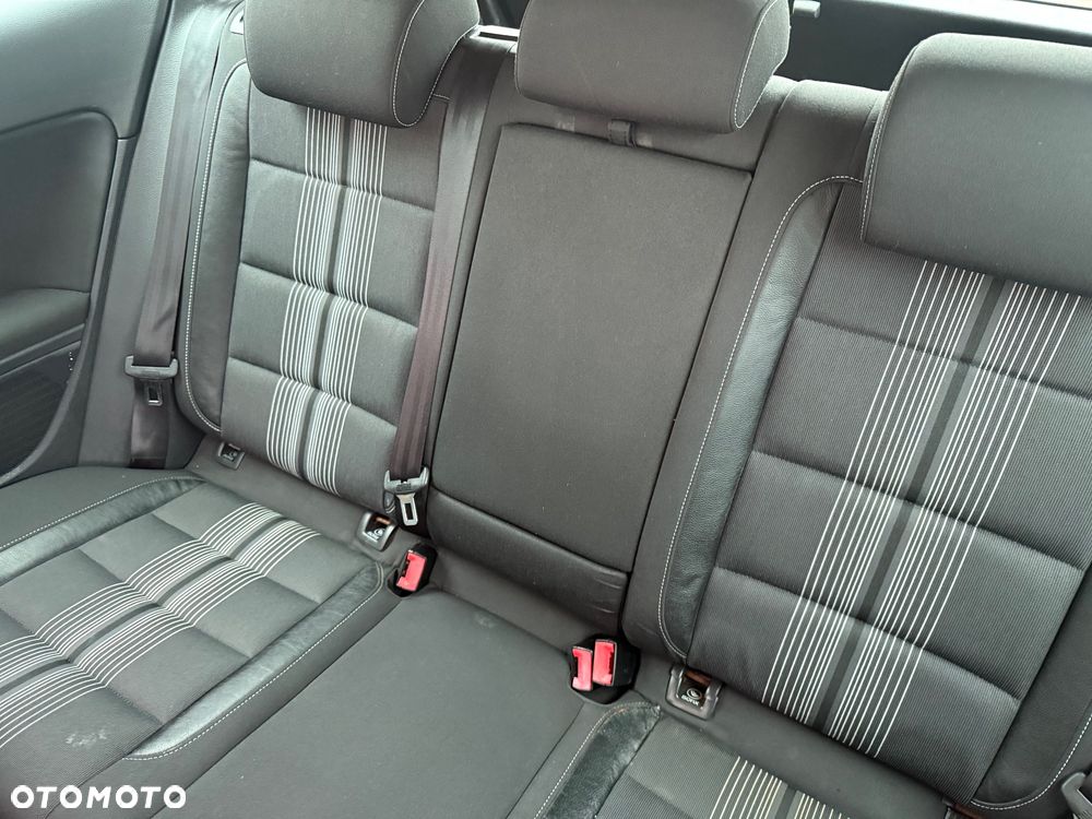 Volkswagen Golf - 17