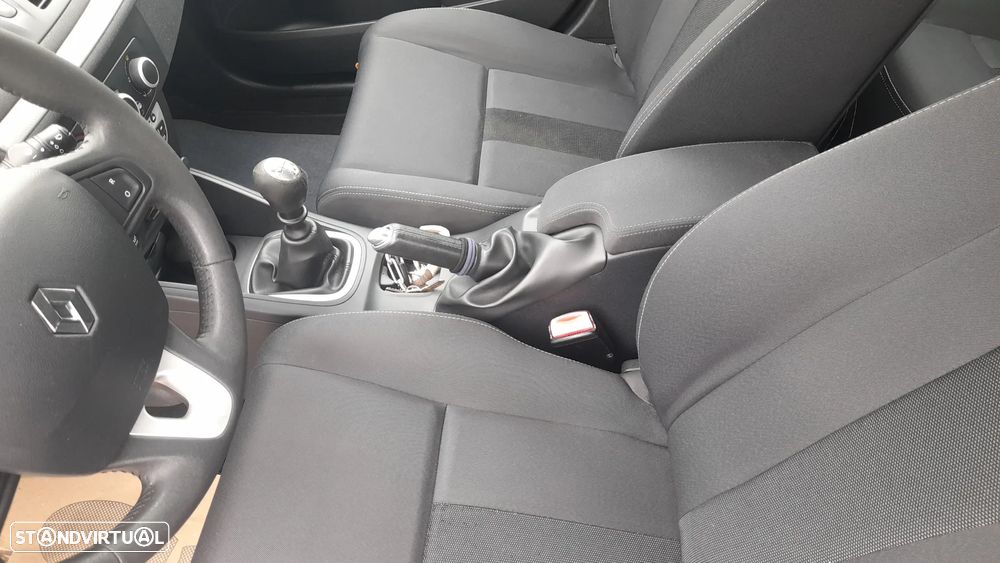 Renault Mégane 1.5 dCi Dynamique - 19