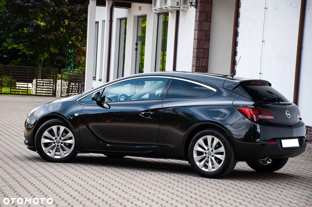 Opel Astra IV GTC 1.6 T Sport - 16