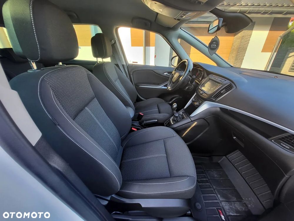 Opel Zafira - 17