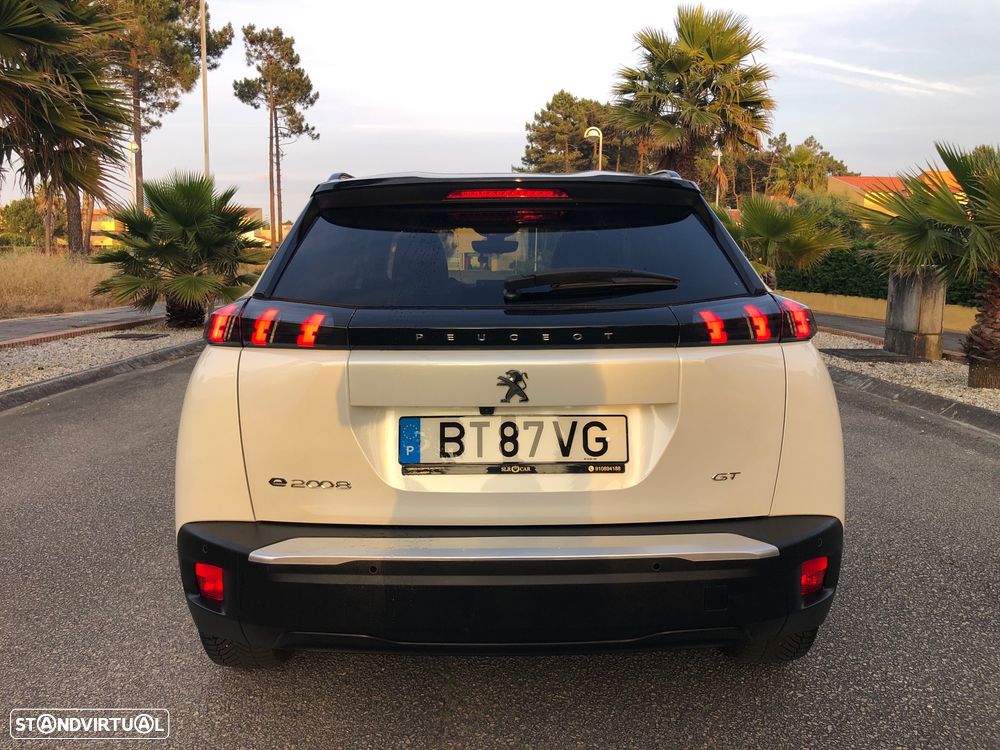 Peugeot e-2008 50 kWh GT - 3