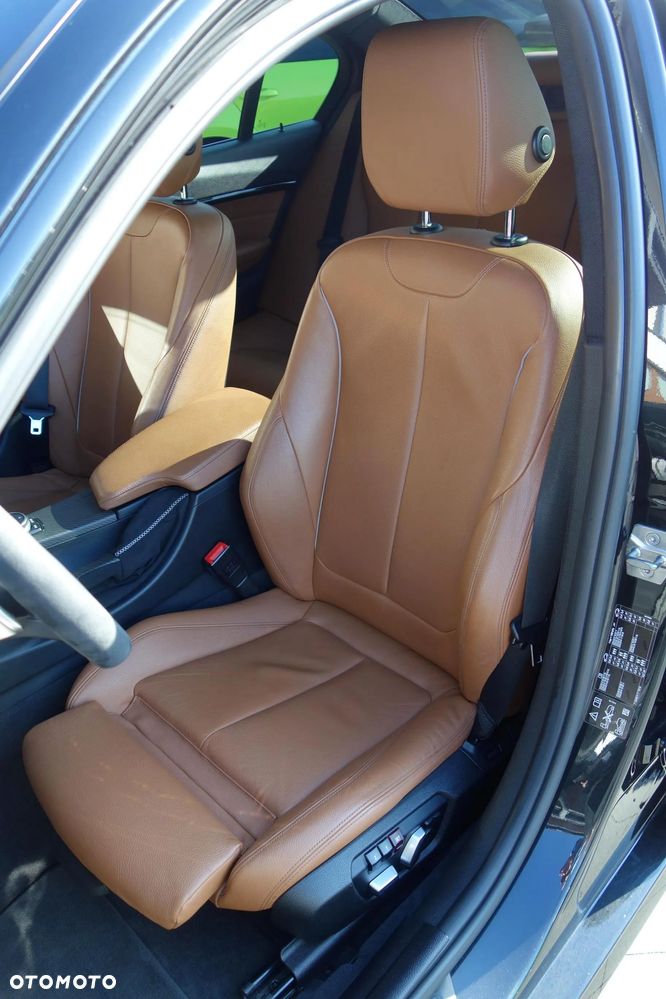 BMW Seria 3 330d xDrive M Sport EU6 - 33