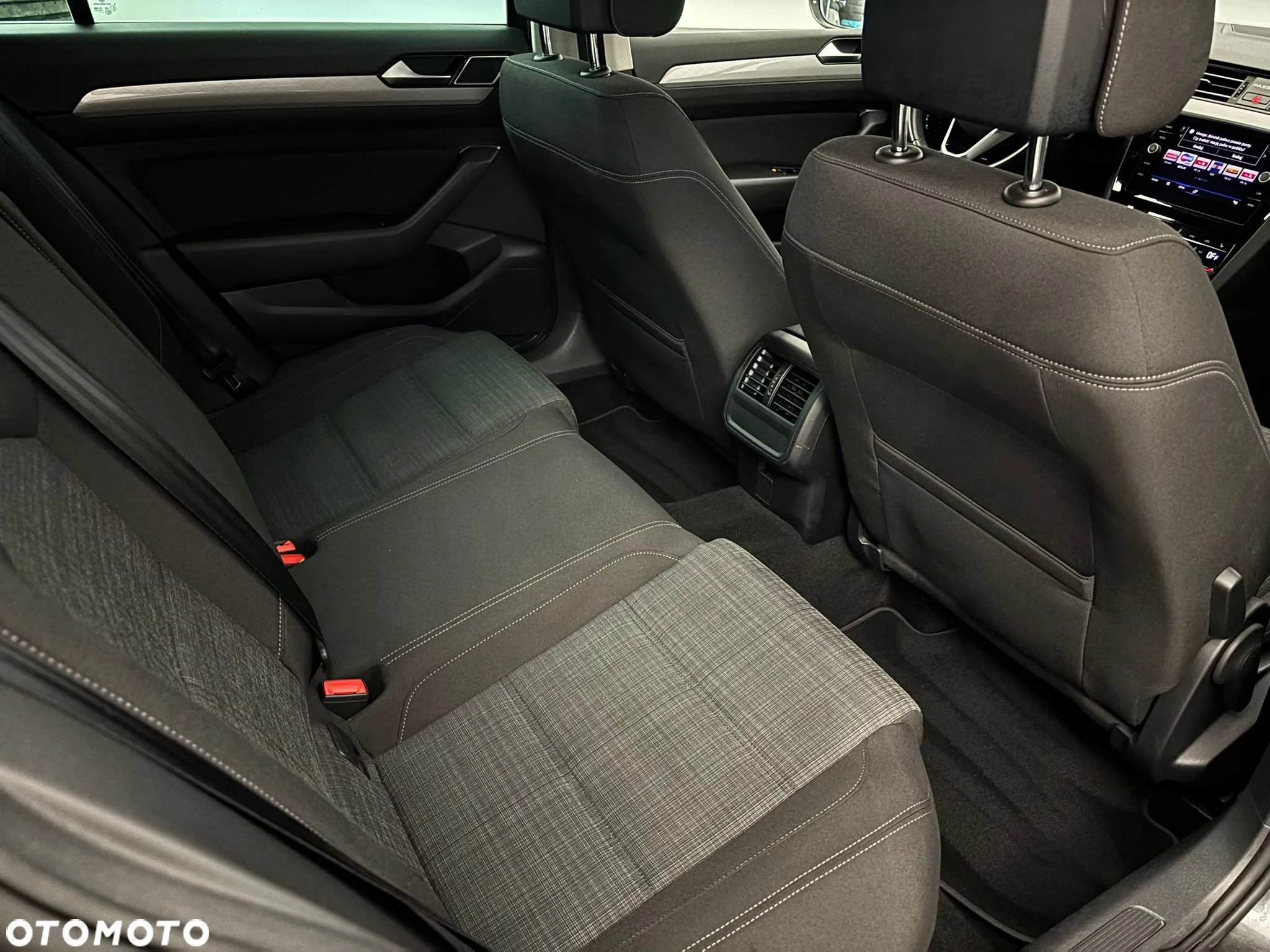 Volkswagen Passat 2.0 TDI EVO Business DSG - 17