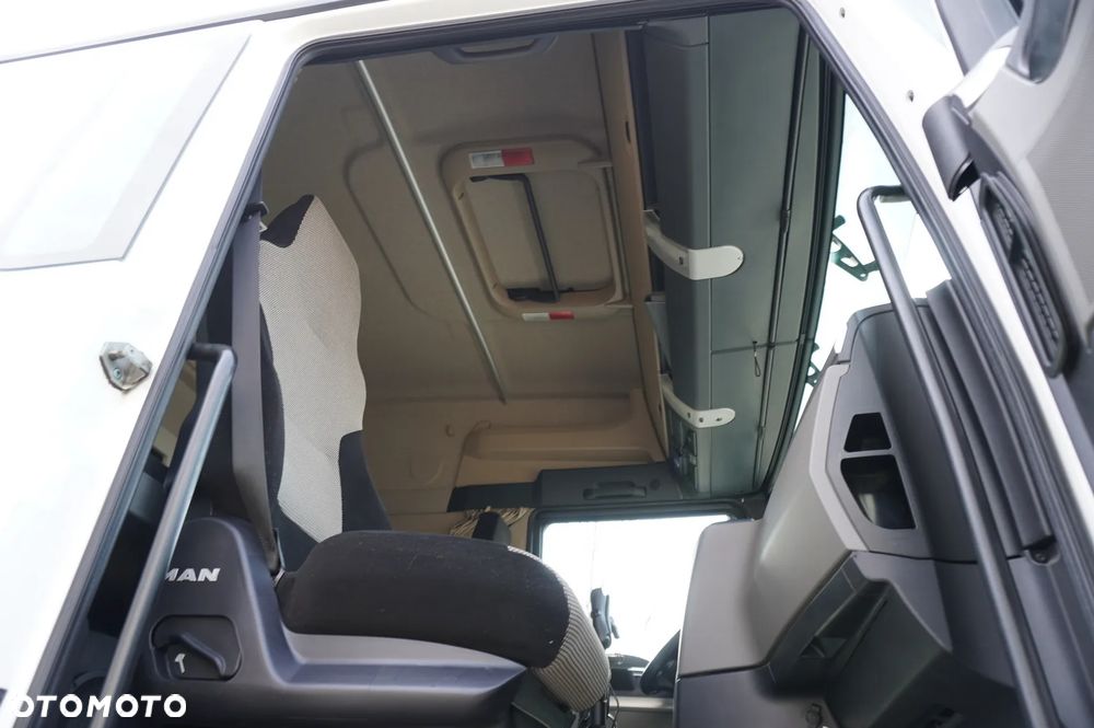 MAN TGX 35.580 8x4-4 / rama 830 cm / oś skrętna / 260 tys. km - 28