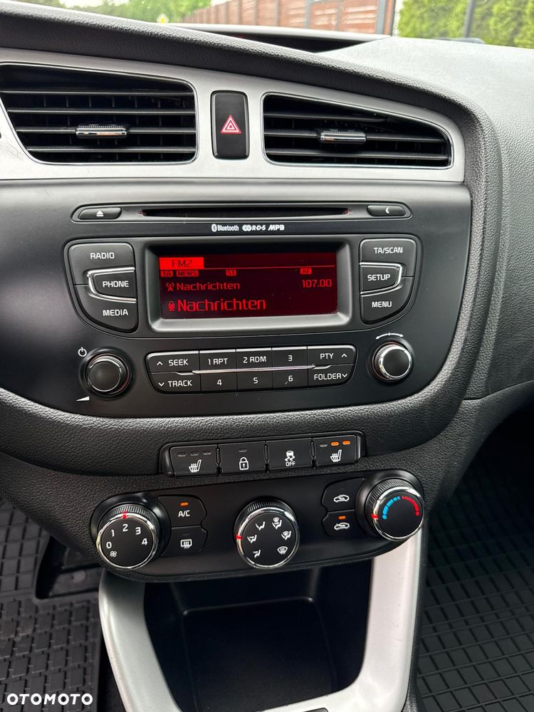 Kia Ceed 1.4 CVVT Dream-Team Edition - 12
