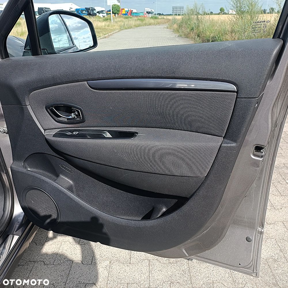 Renault Scenic dCi 110 LIMITED - 23