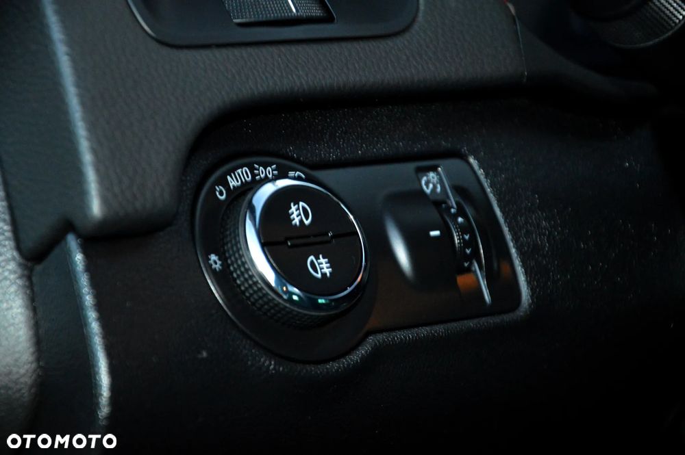 Opel Insignia - 38