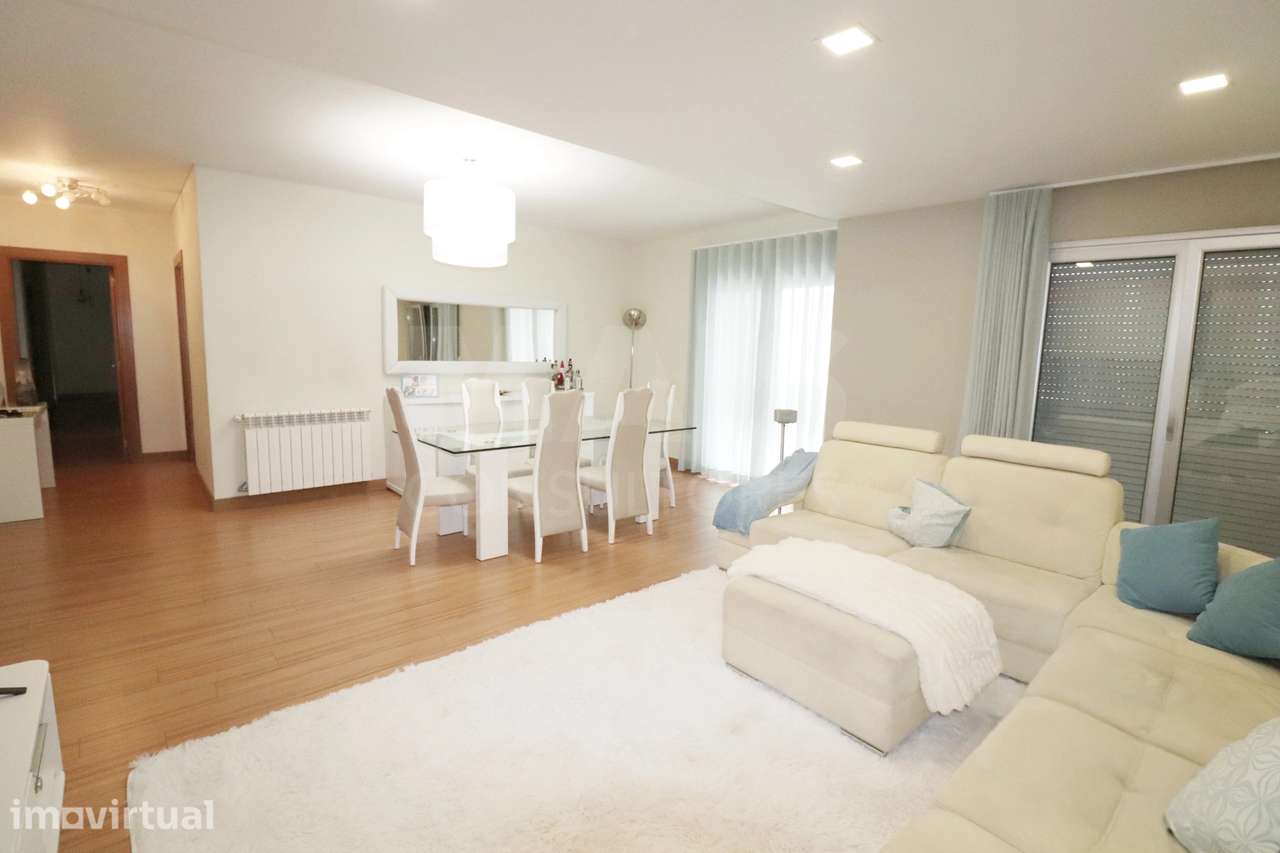 T3 150m2 na Quinta das Oliveiras com varanda de 60m2 - Grande imagem: 2/21