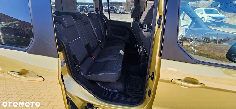 Ford Tourneo Connect Grand - 18