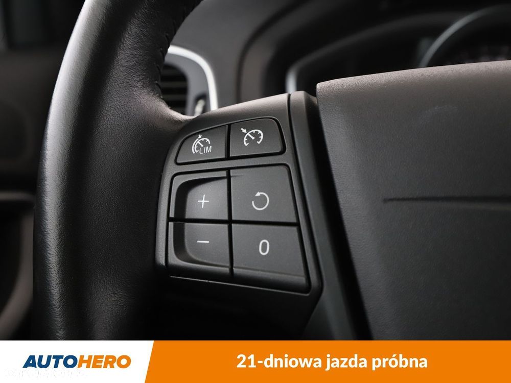 Volvo V40 D2 Kinetic - 28