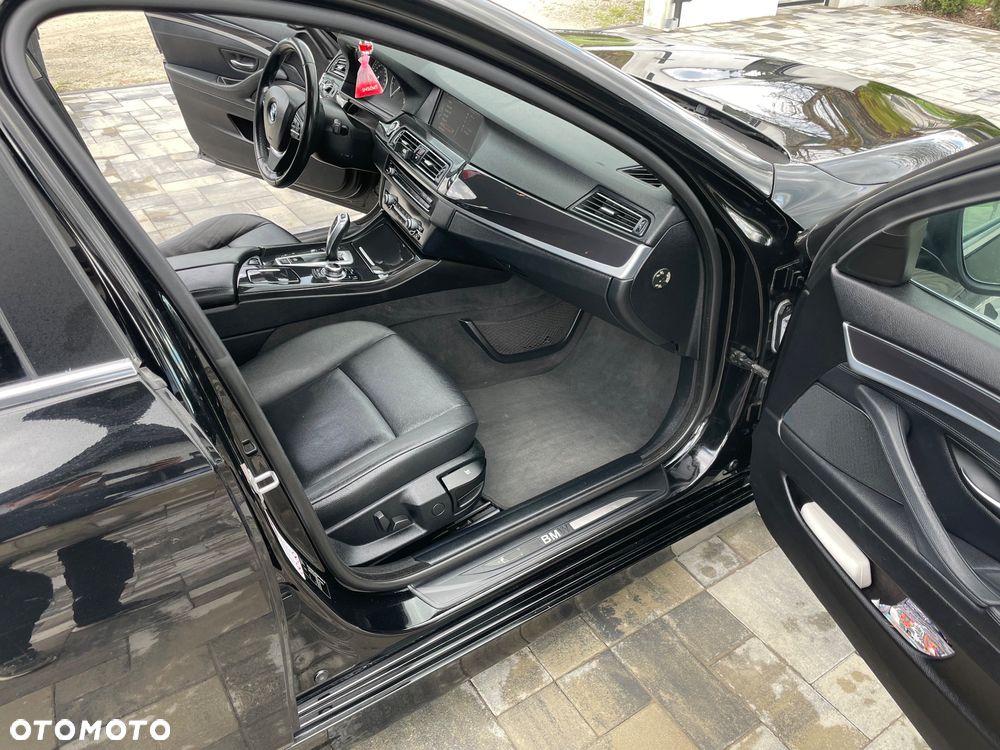 BMW Seria 5 530d xDrive - 10