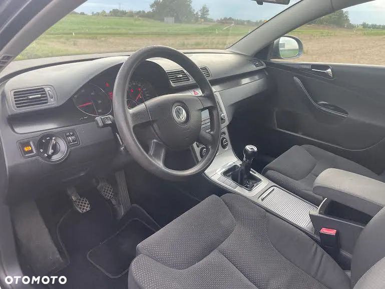 Volkswagen Passat 1.9 TDI Comfortline - 7
