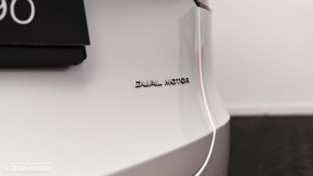 Tesla Model Y Long Range Dual Motor AWD - 24