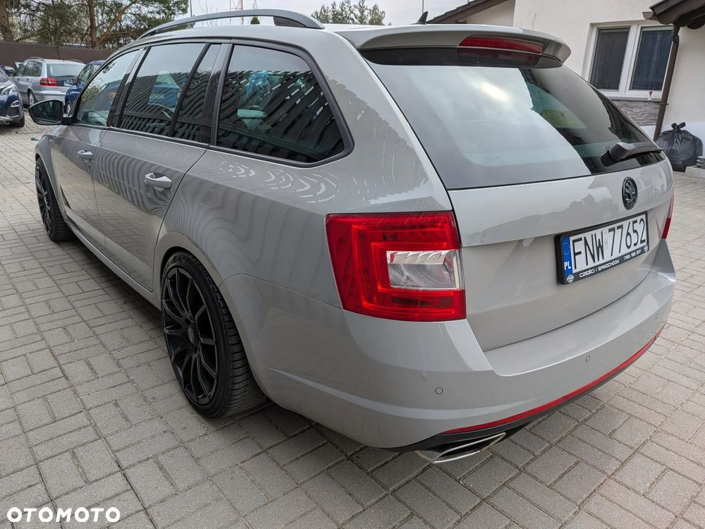Skoda Octavia 2.0 TSI RS - 8