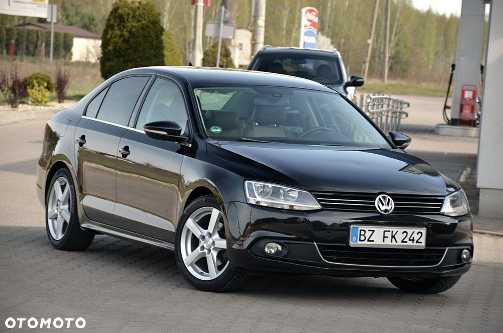 Volkswagen Jetta - 2