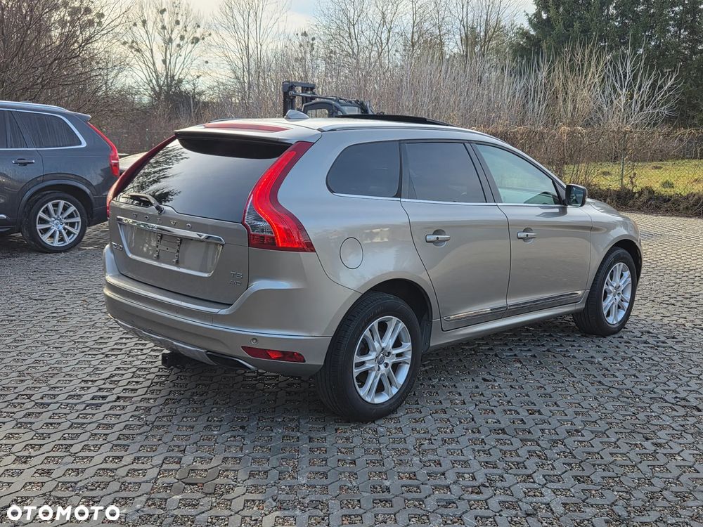 Volvo XC 60 T5 AWD Momentum - 3