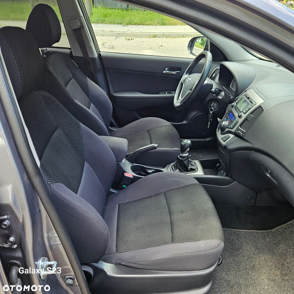 Hyundai i30 i30cw 1.4 blue Comfort - 27