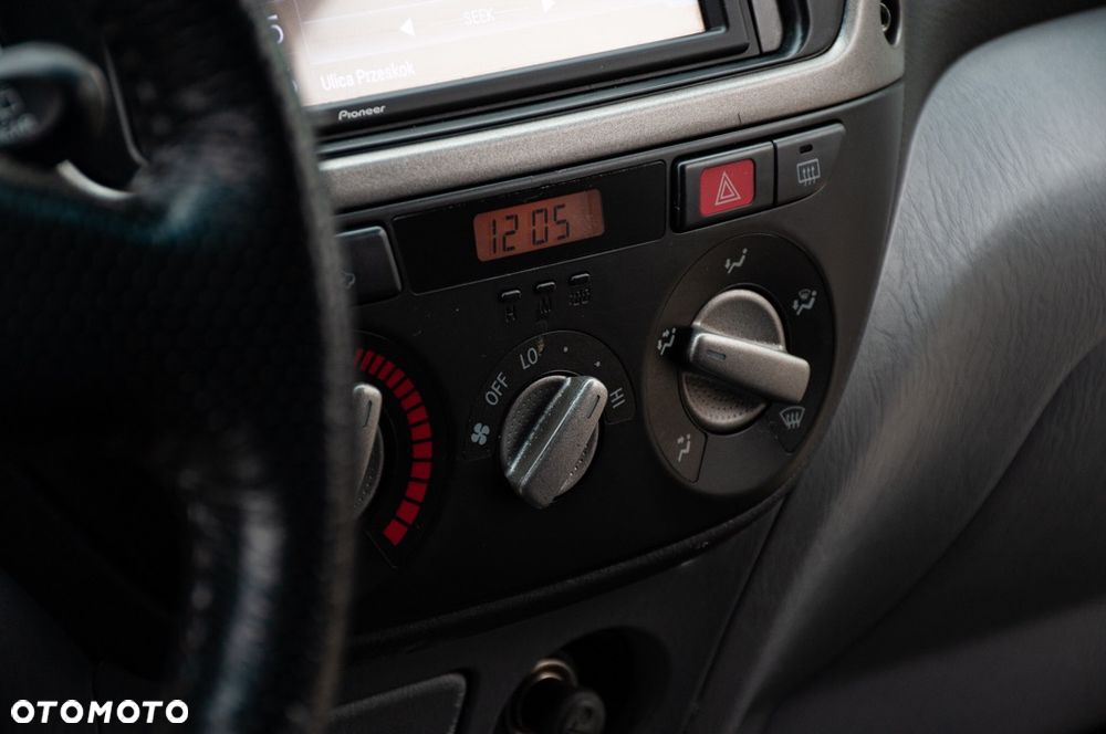 Toyota RAV4 2.0 VVT-i Prestige - 8