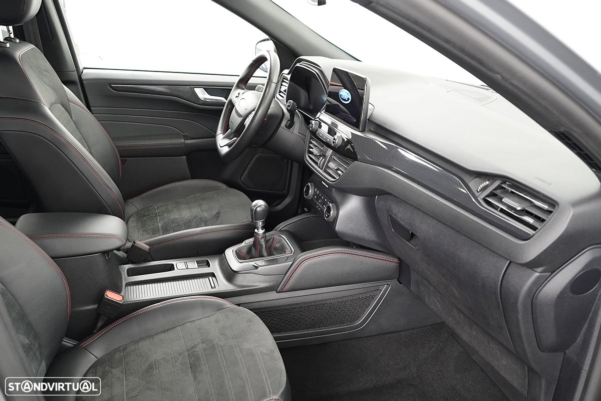 Ford Kuga 1.5 EcoBoost ST-Line X - 19