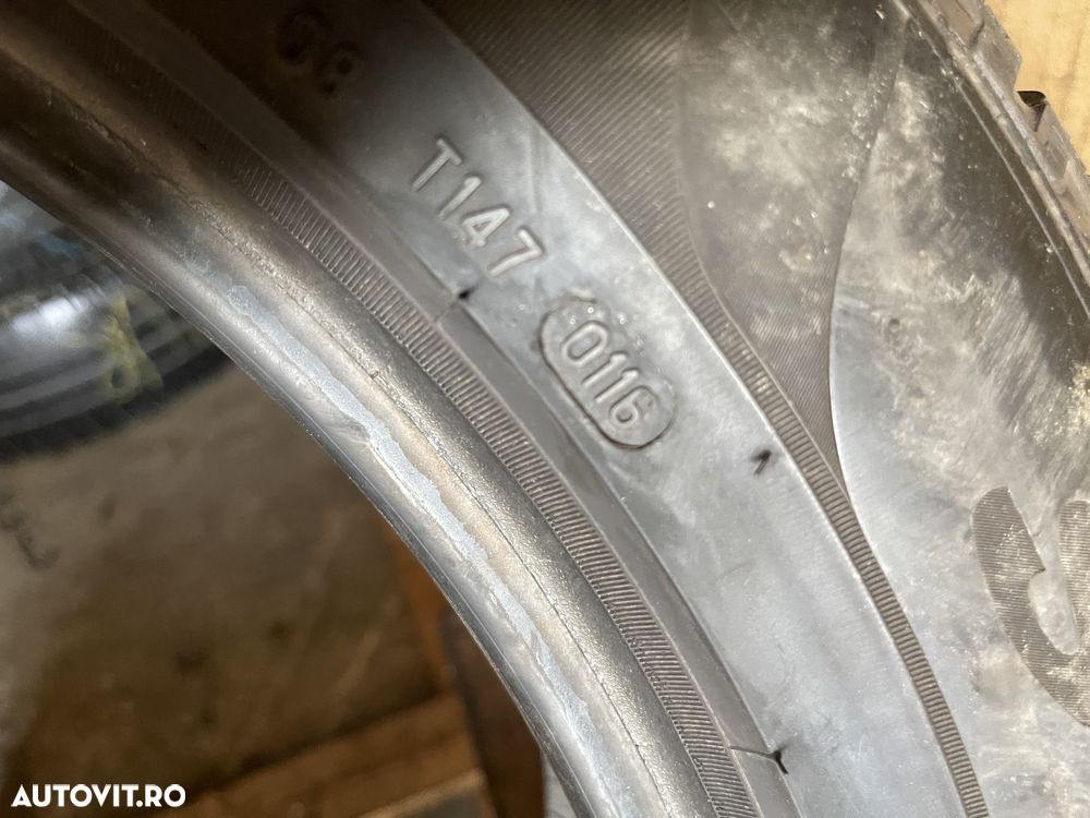 235/55/R19 Pirelli Scorpion Winter - 5