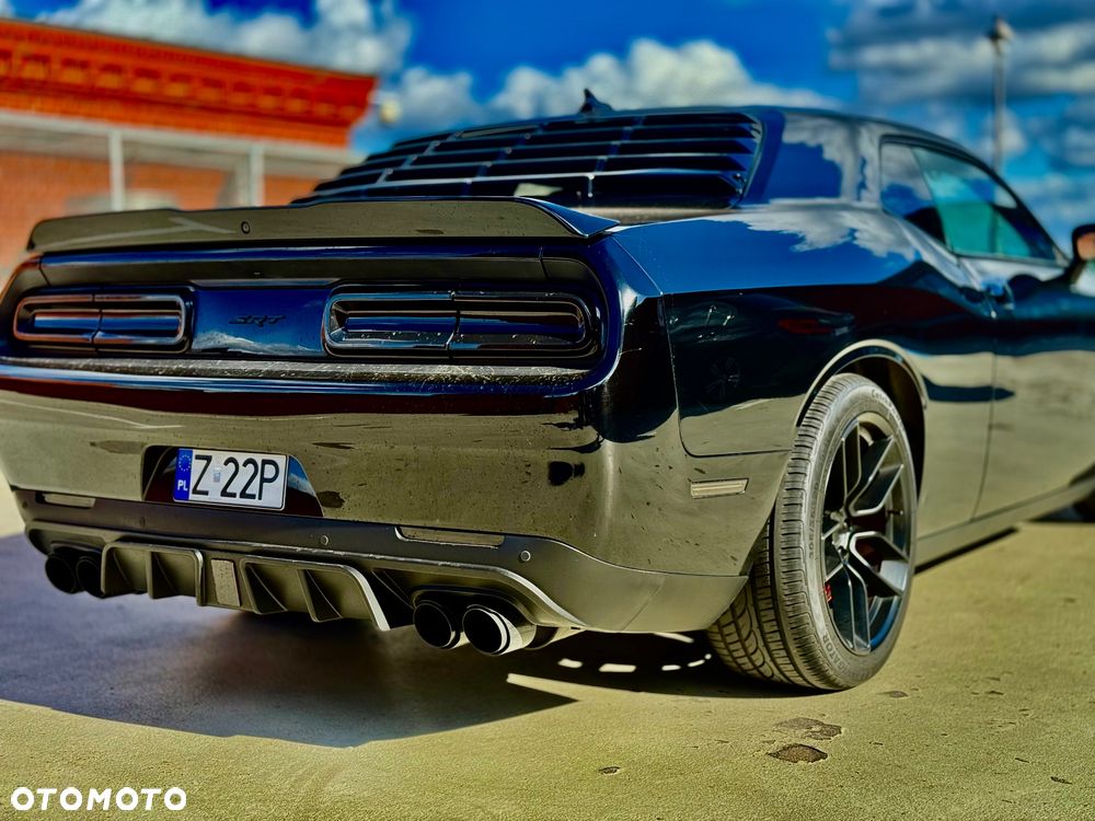 Dodge Challenger - 4