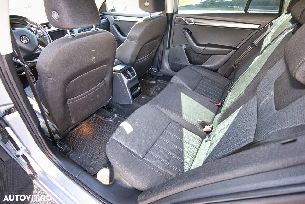 Skoda Octavia Combi Diesel 1.6 TDI Style - 3