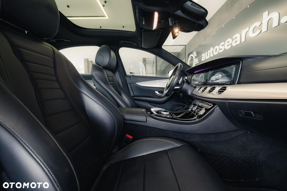 Mercedes-Benz Klasa E 220 d 4-Matic 9G-TRONIC - 17