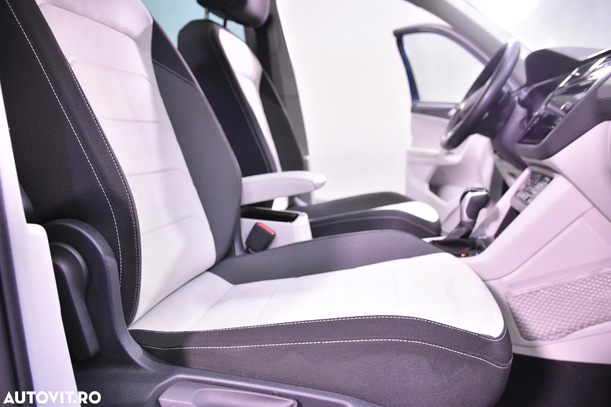 Volkswagen Tiguan - 11