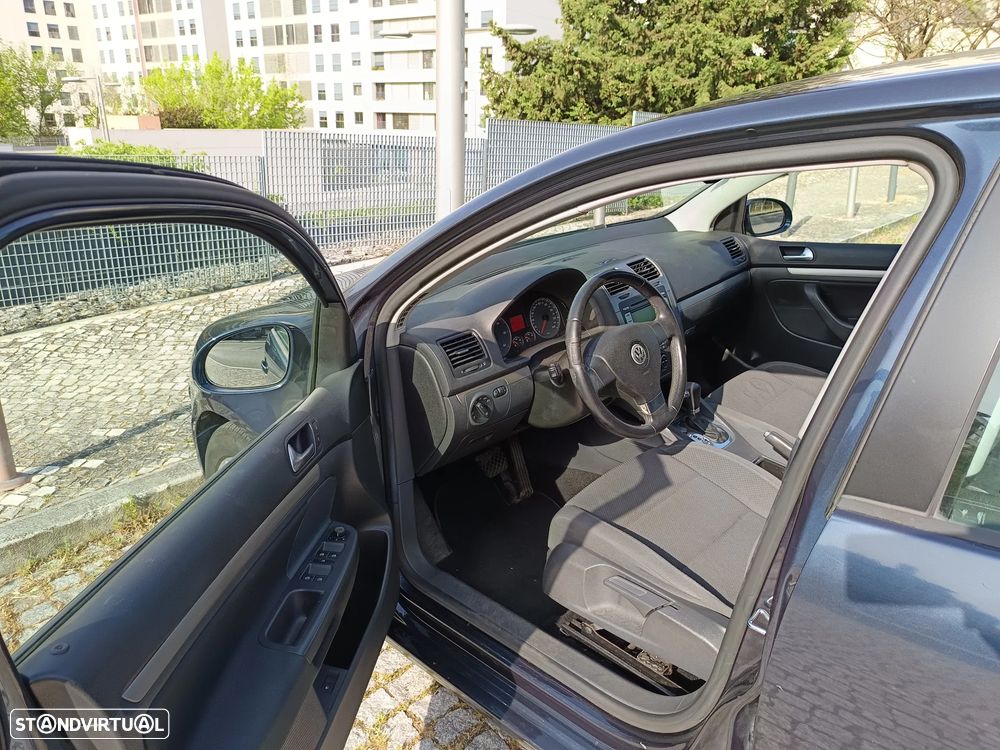 VW Golf 1.9 TDi Confortline DSG 7V - 36
