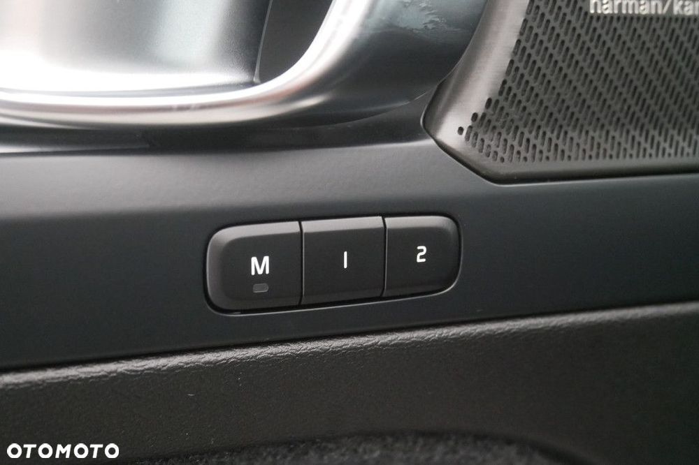 Volvo XC 40 - 31