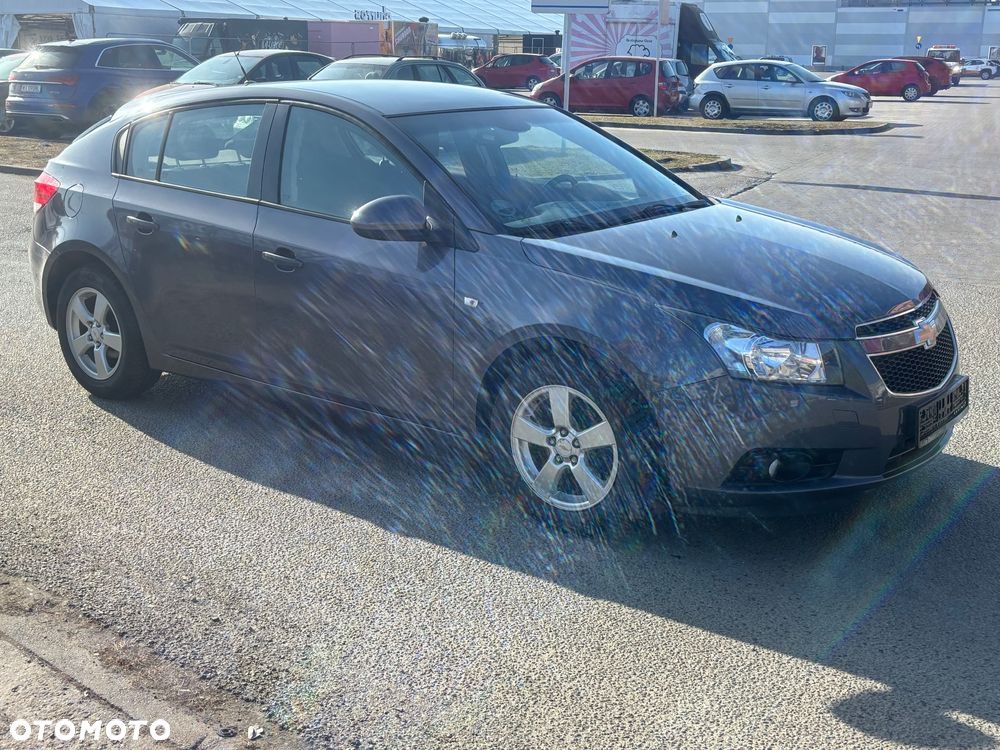 Chevrolet Cruze 1.6 LT - 9
