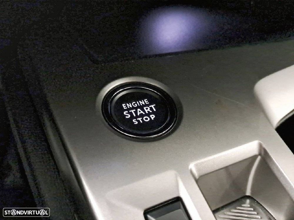 Peugeot 408 1.2 Hybrid Allure e-DCS6 - 17