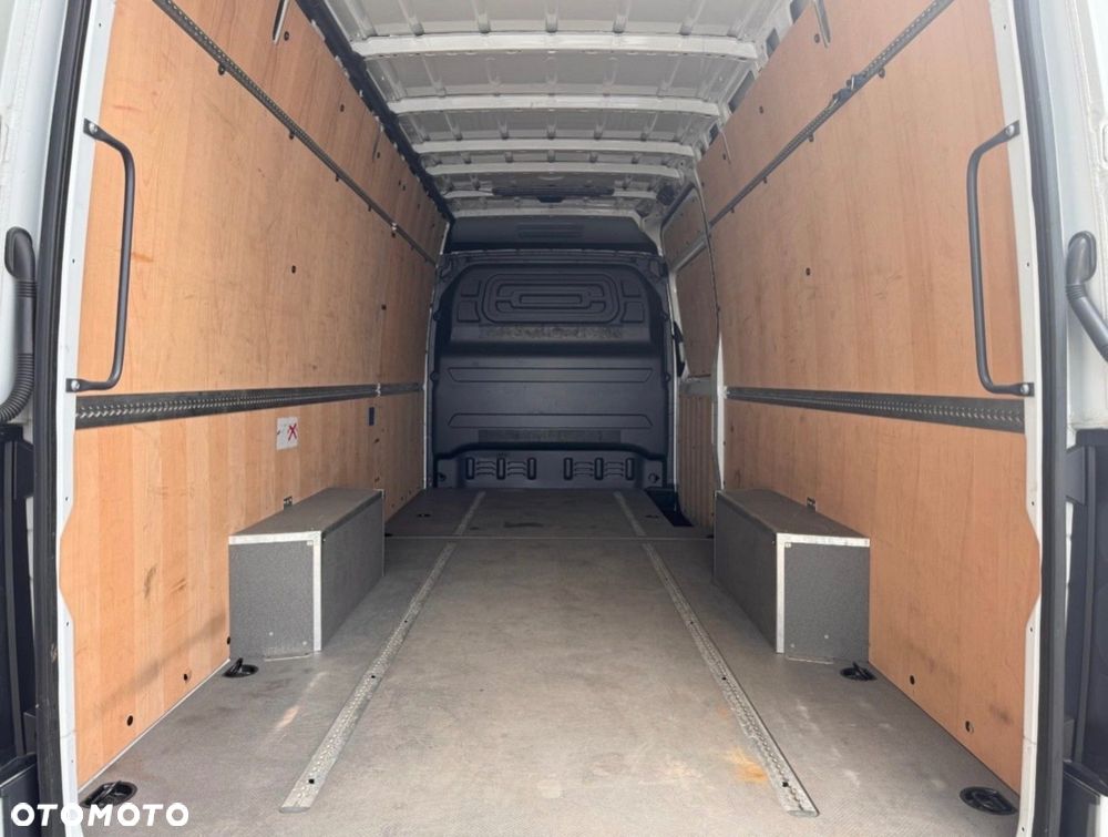 Mercedes-Benz Sprinter - 5