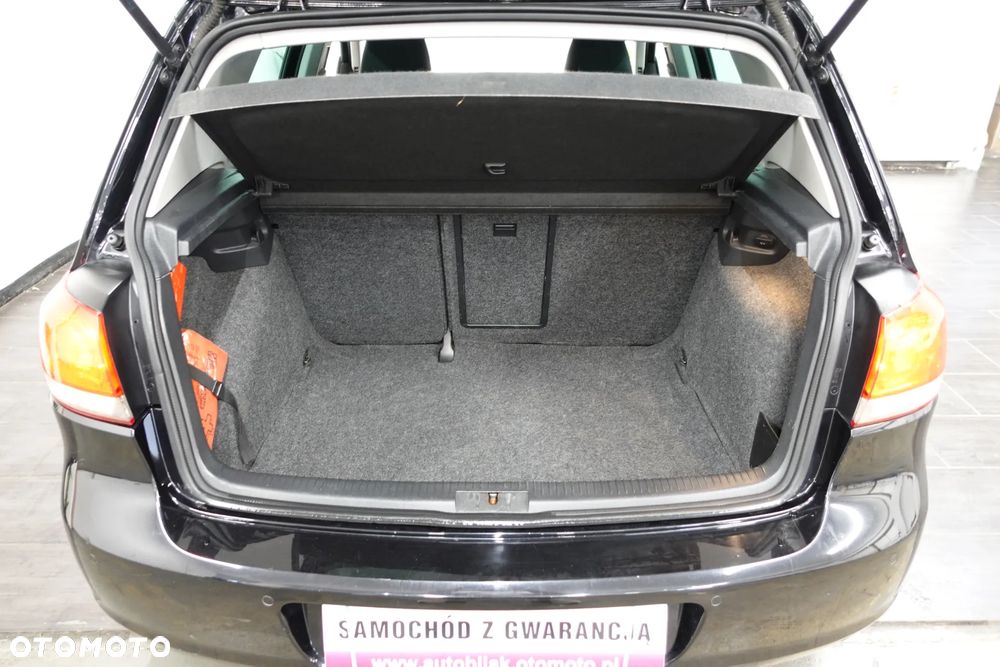 Volkswagen Golf 1.6 TDI DPF Comfortline - 26