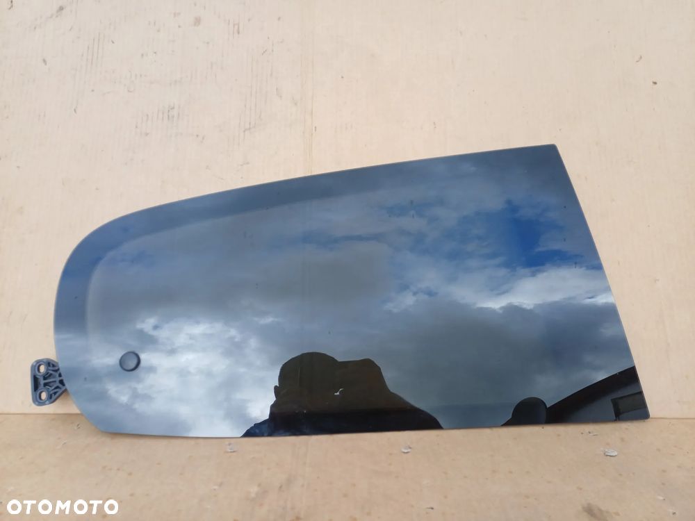 Szyba drzwi prawy tył Citroen C1 II Peugeot 108 5 drzwi 2017