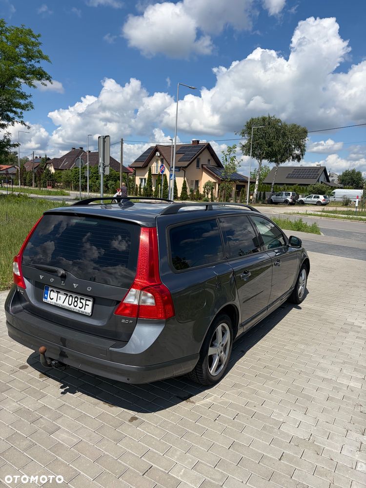 Volvo V70 2.0 Momentum - 4