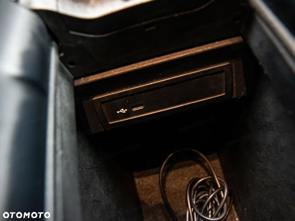 Mercedes-Benz Klasa B 180 d 7G-DCT - 24